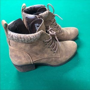 White Mountain Self Start Heeled Boots